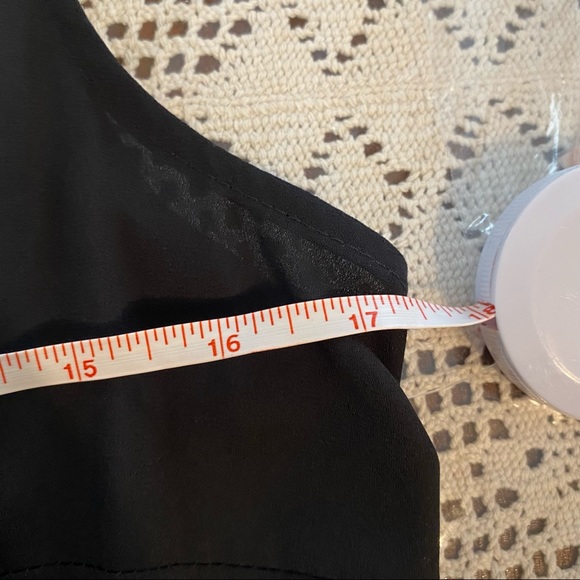 Black sleeveless elegant dress. - Picture 11 of 17